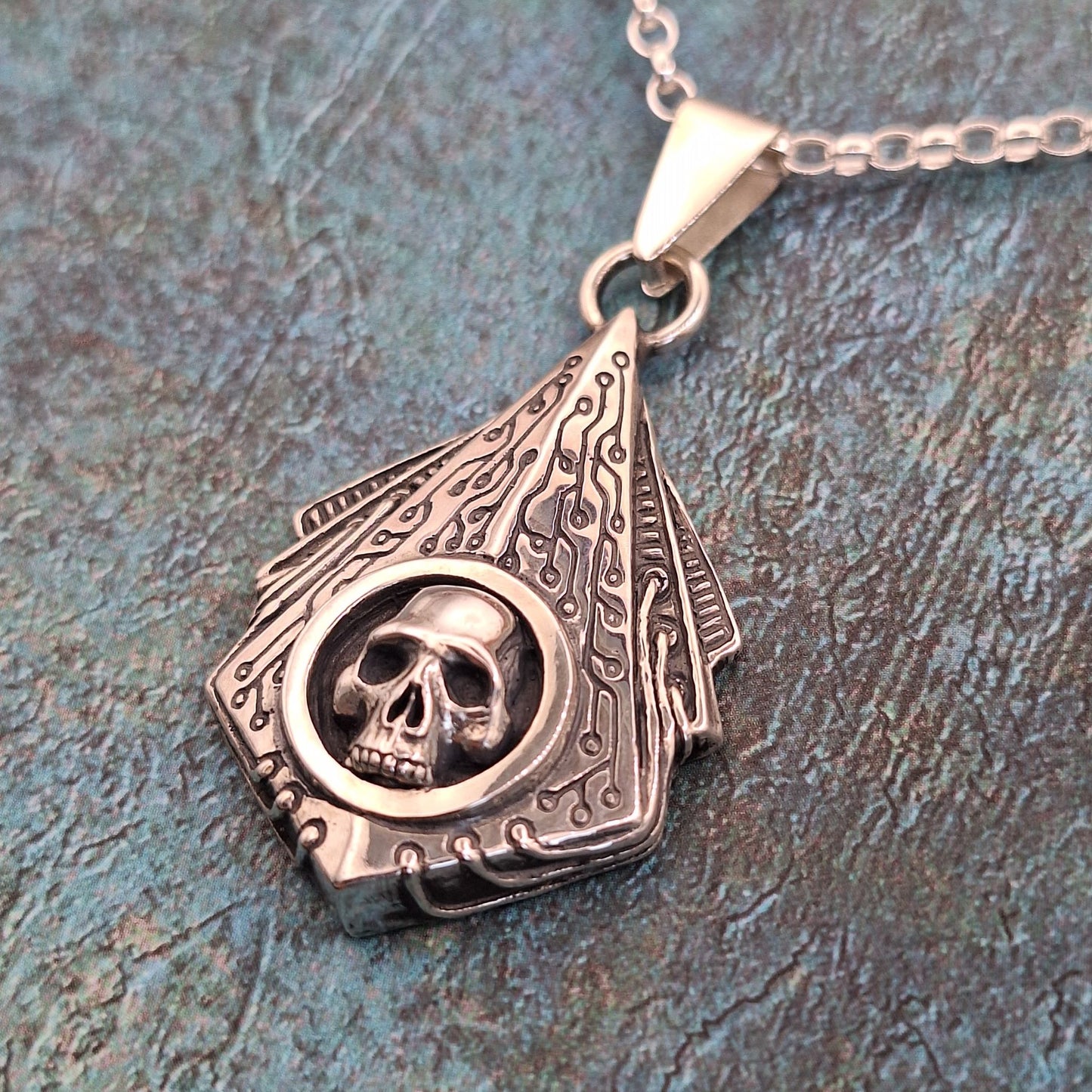 Animus Pendant