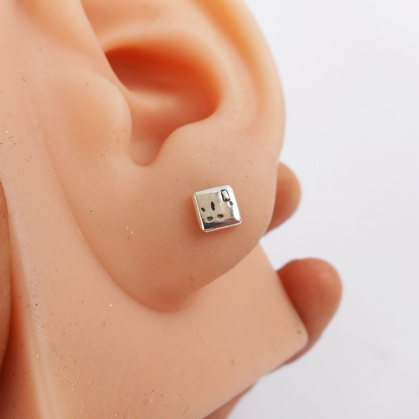 Socket Studs